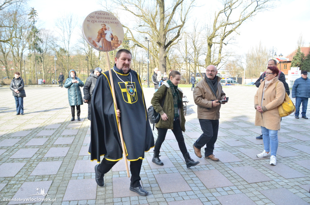Prymas Polak i kardynał Nycz w katedrze