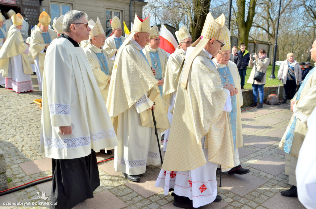 Prymas Polak i kardynał Nycz w katedrze