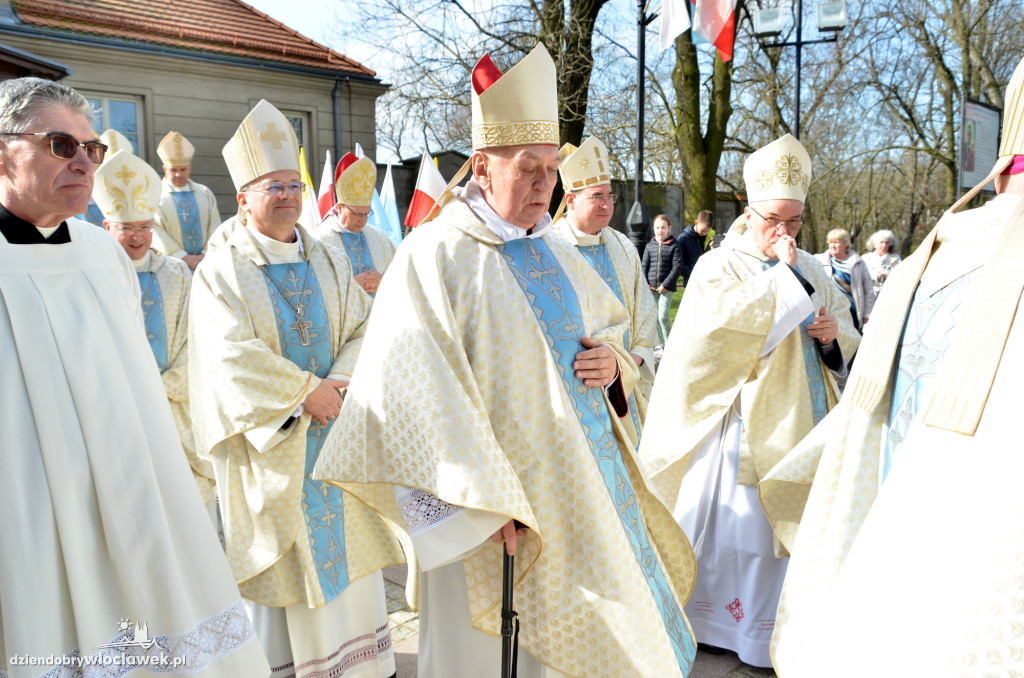 Prymas Polak i kardynał Nycz w katedrze