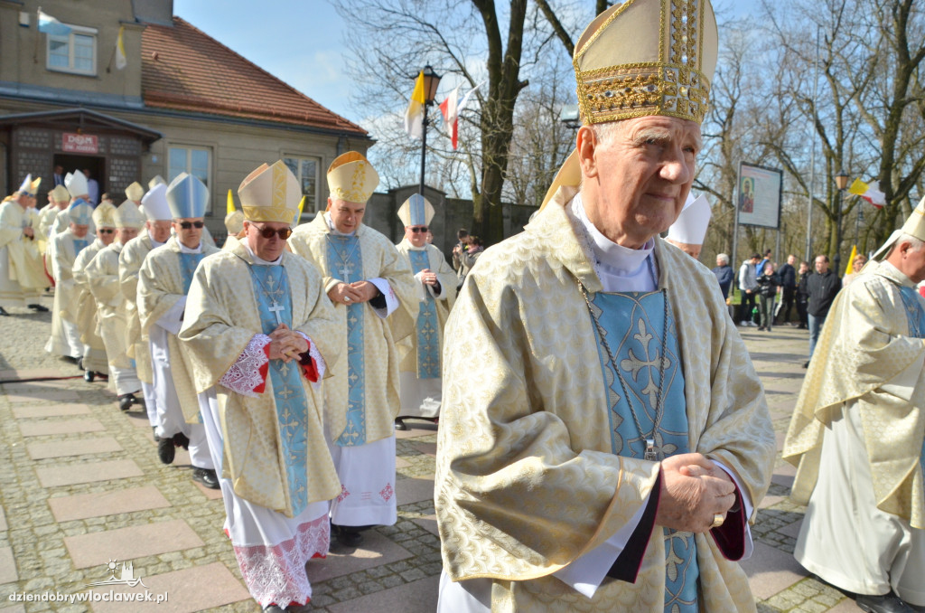 Prymas Polak i kardynał Nycz w katedrze