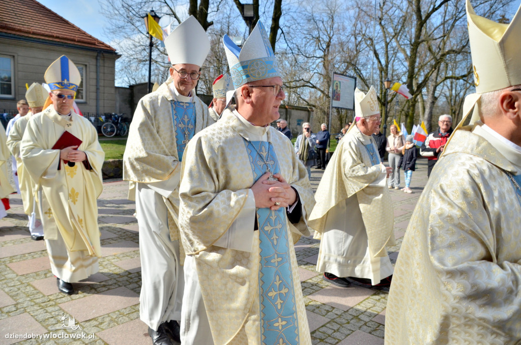 Prymas Polak i kardynał Nycz w katedrze