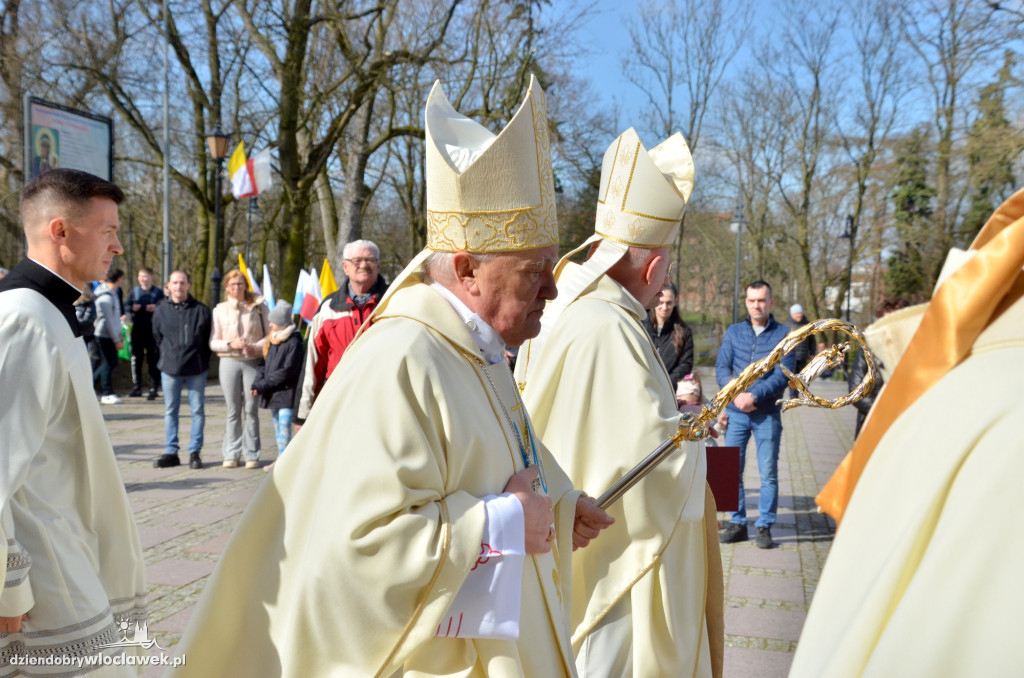 Prymas Polak i kardynał Nycz w katedrze