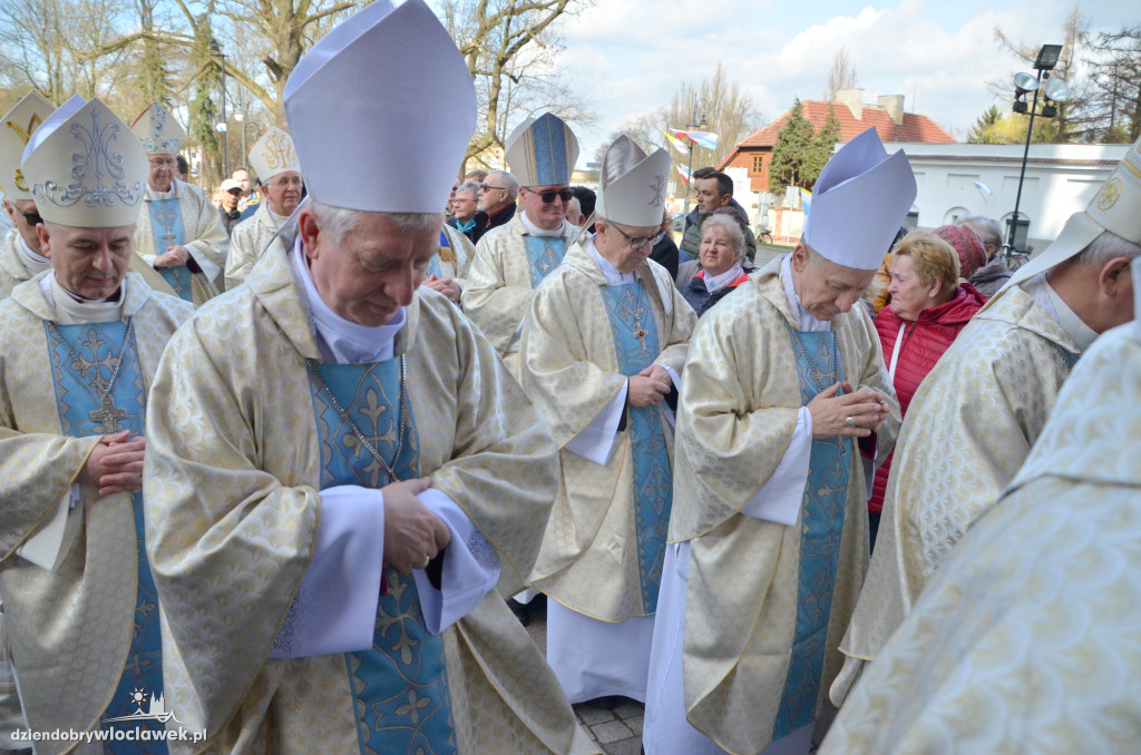 Prymas Polak i kardynał Nycz w katedrze