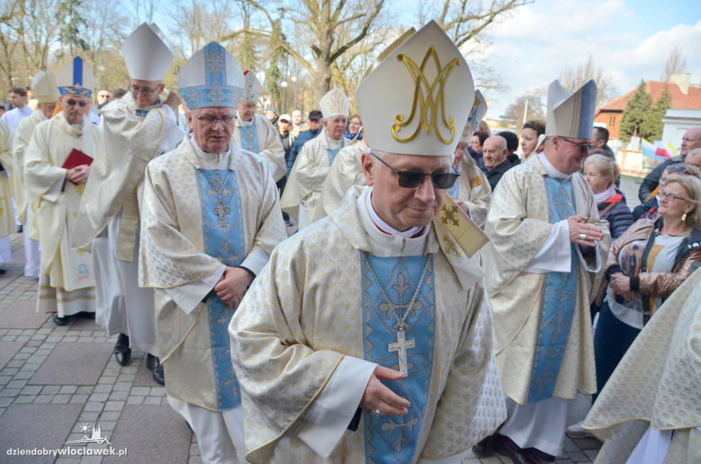 Prymas Polak i kardynał Nycz w katedrze