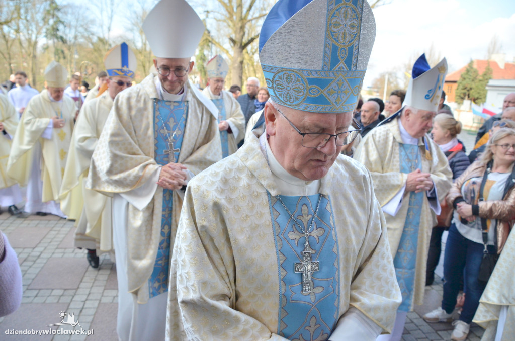 Prymas Polak i kardynał Nycz w katedrze