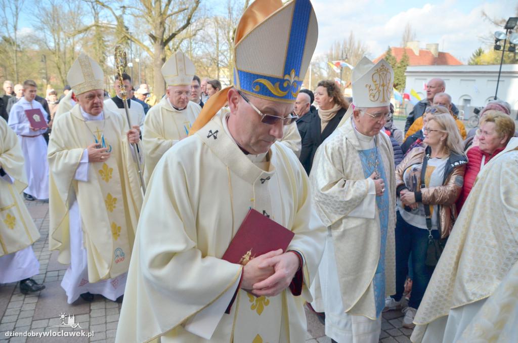 Prymas Polak i kardynał Nycz w katedrze