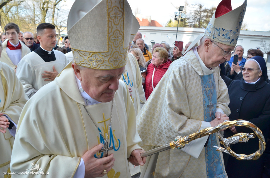 Prymas Polak i kardynał Nycz w katedrze