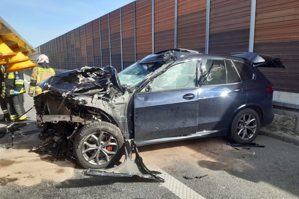 BMW uderzyło w przyczepę na A1 pod Włocławkiem