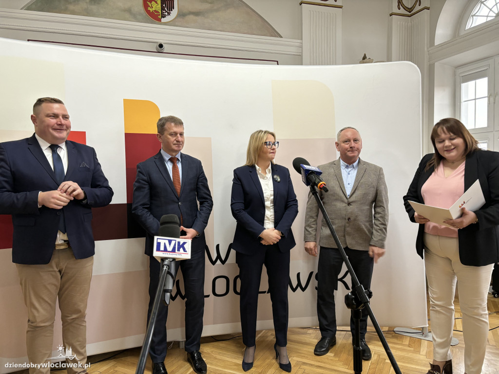 Minister Raś oglądał inwestycje sportowe