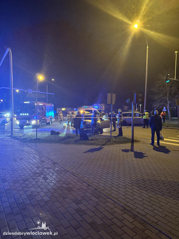 Zderzenie na skrzyżowaniu Kruszyńska/Zbiegniewskiej