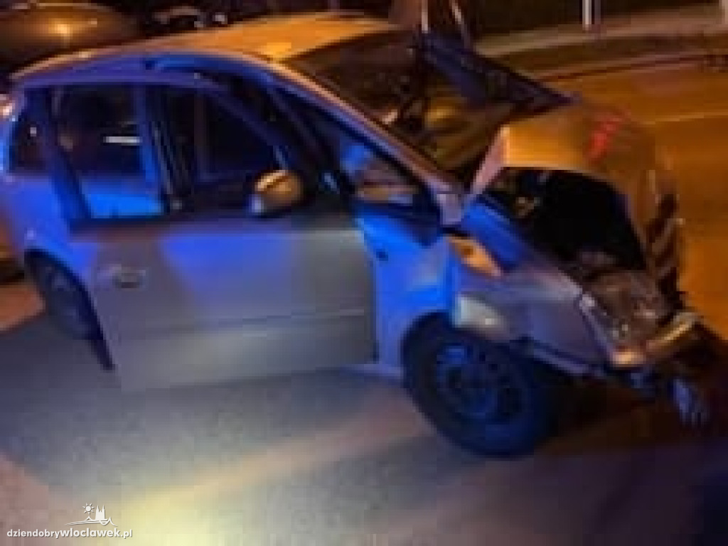 Zderzenie na skrzyżowaniu Kruszyńska/Zbiegniewskiej