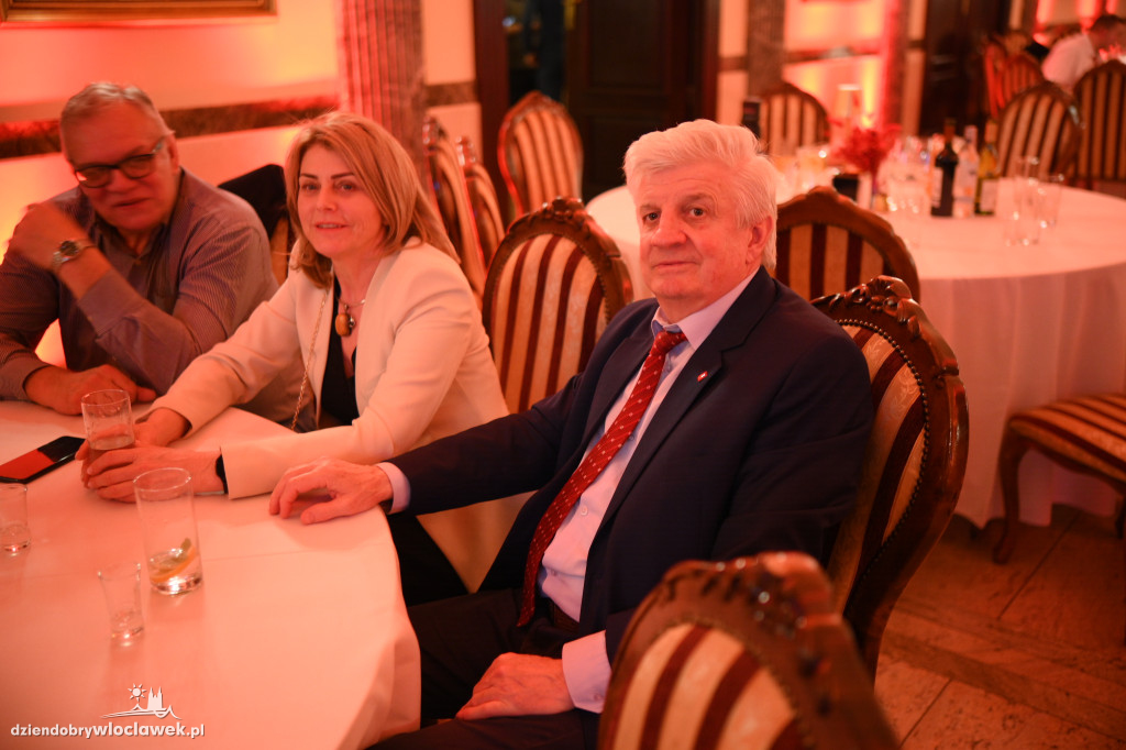 Wieczór wyborczy w Pałacu Bursztynowym