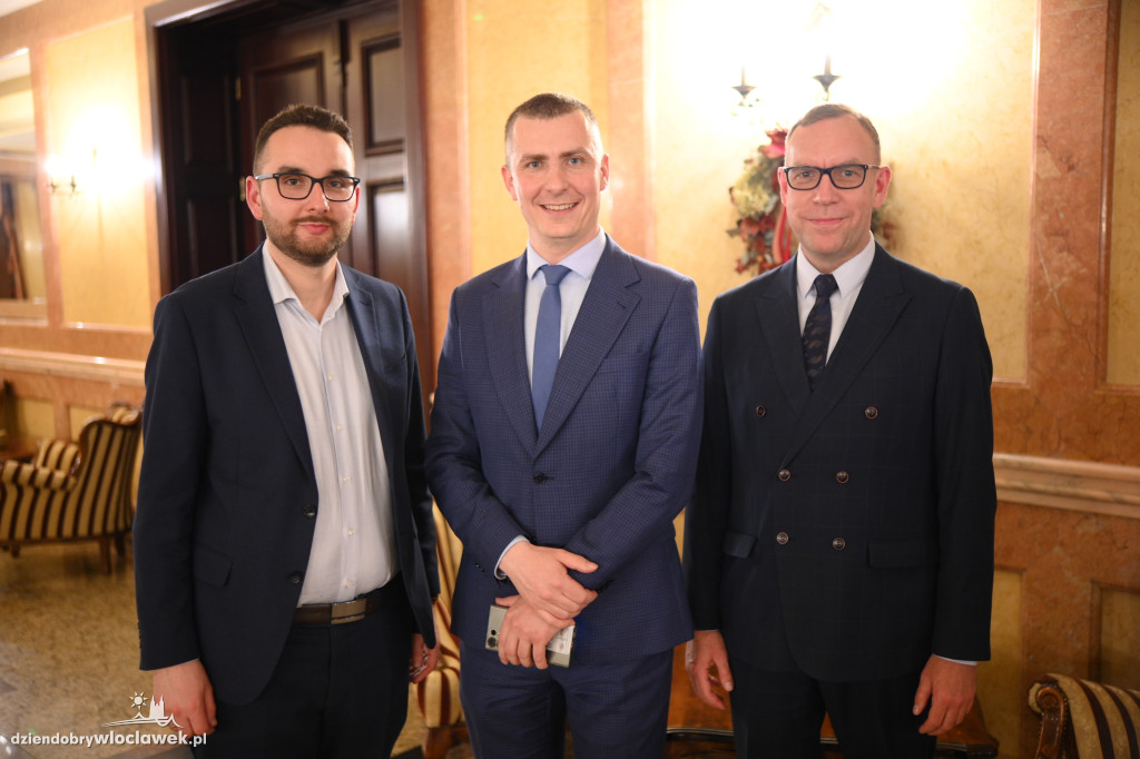 Wieczór wyborczy w Pałacu Bursztynowym