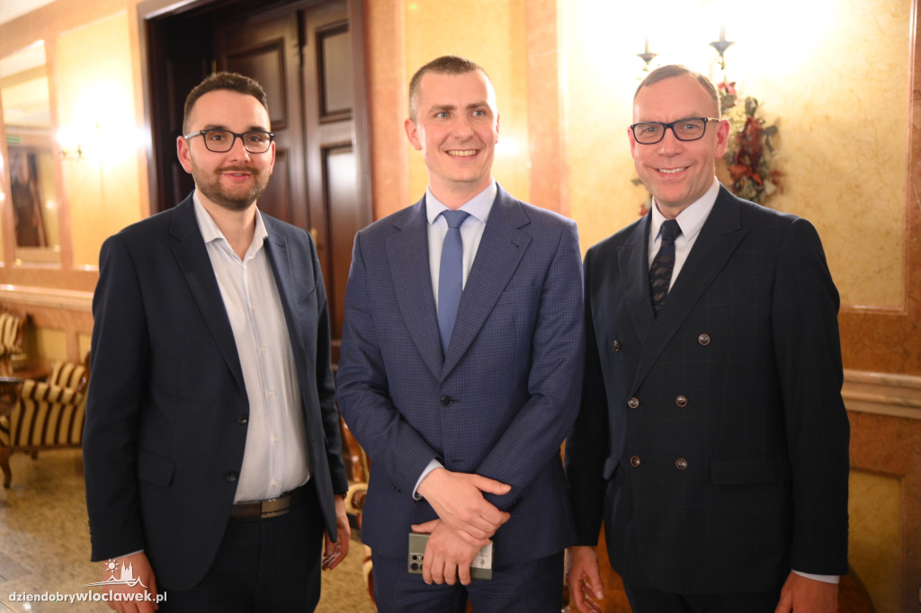 Wieczór wyborczy w Pałacu Bursztynowym