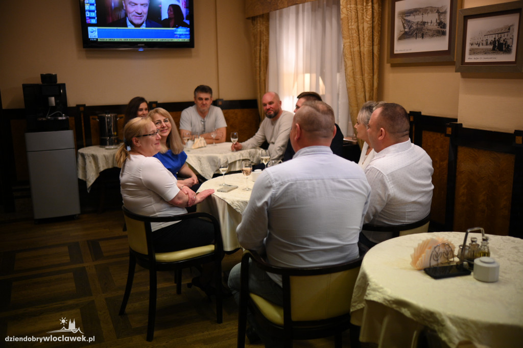 Wieczór wyborczy w Hotelu Victoria