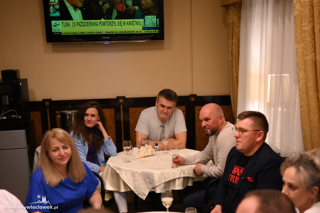 Wieczór wyborczy w Hotelu Victoria