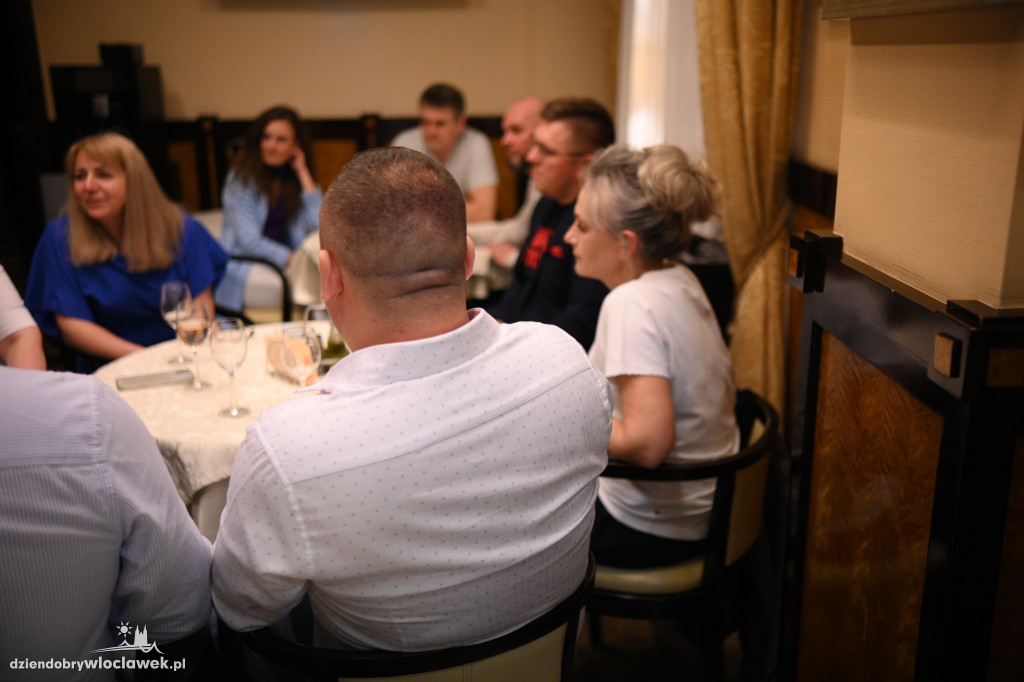 Wieczór wyborczy w Hotelu Victoria