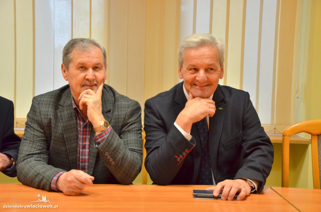 Nowi miejscy radni odebrali zaświadczenia o wyborze