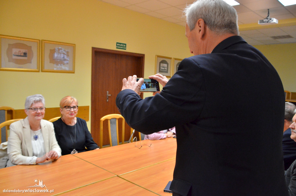 Nowi miejscy radni odebrali zaświadczenia o wyborze