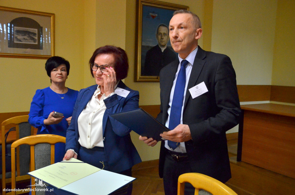 Nowi miejscy radni odebrali zaświadczenia o wyborze