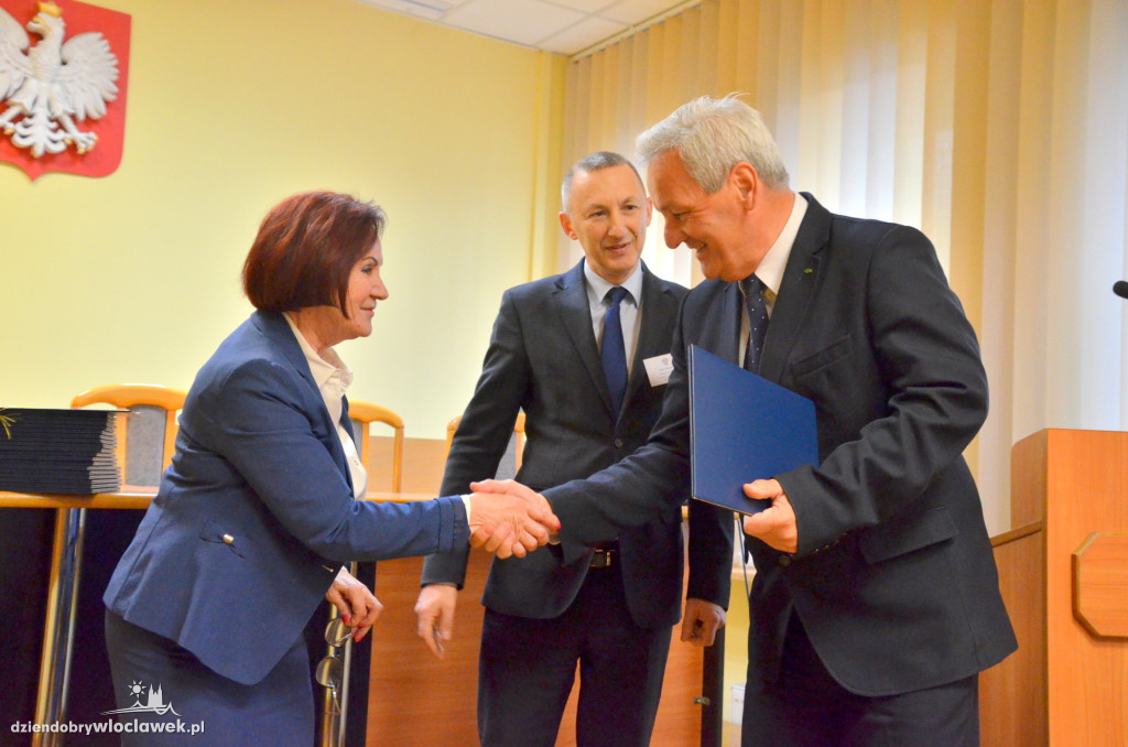 Nowi miejscy radni odebrali zaświadczenia o wyborze