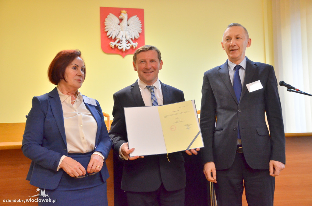 Nowi miejscy radni odebrali zaświadczenia o wyborze