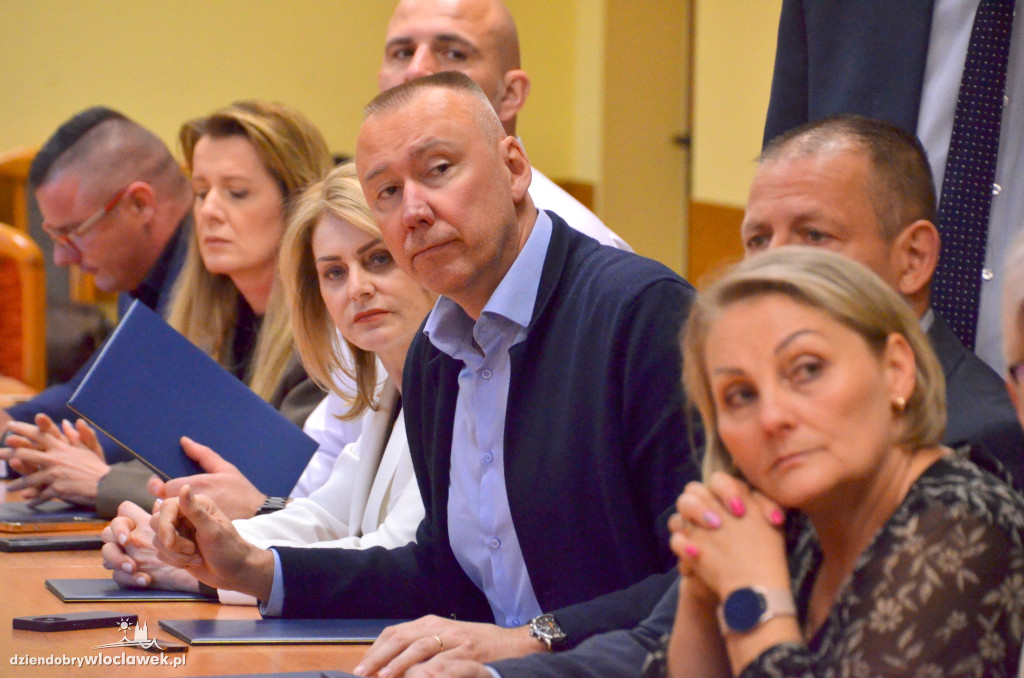 Nowi miejscy radni odebrali zaświadczenia o wyborze