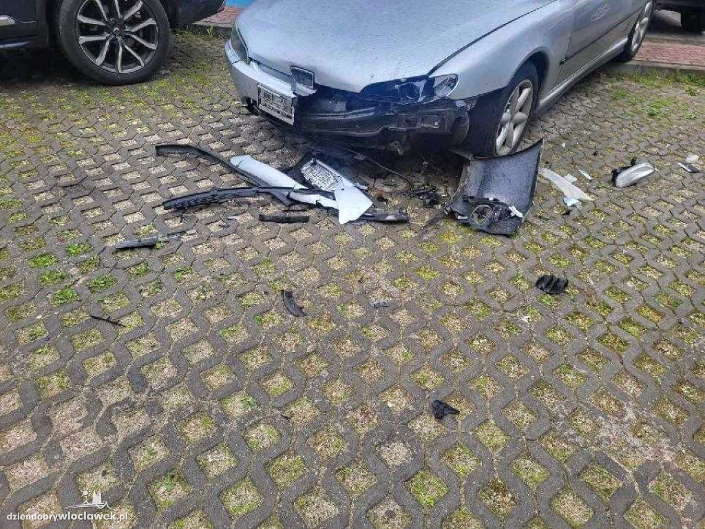 W nocy uszkodził kilka samochodów i uciekł