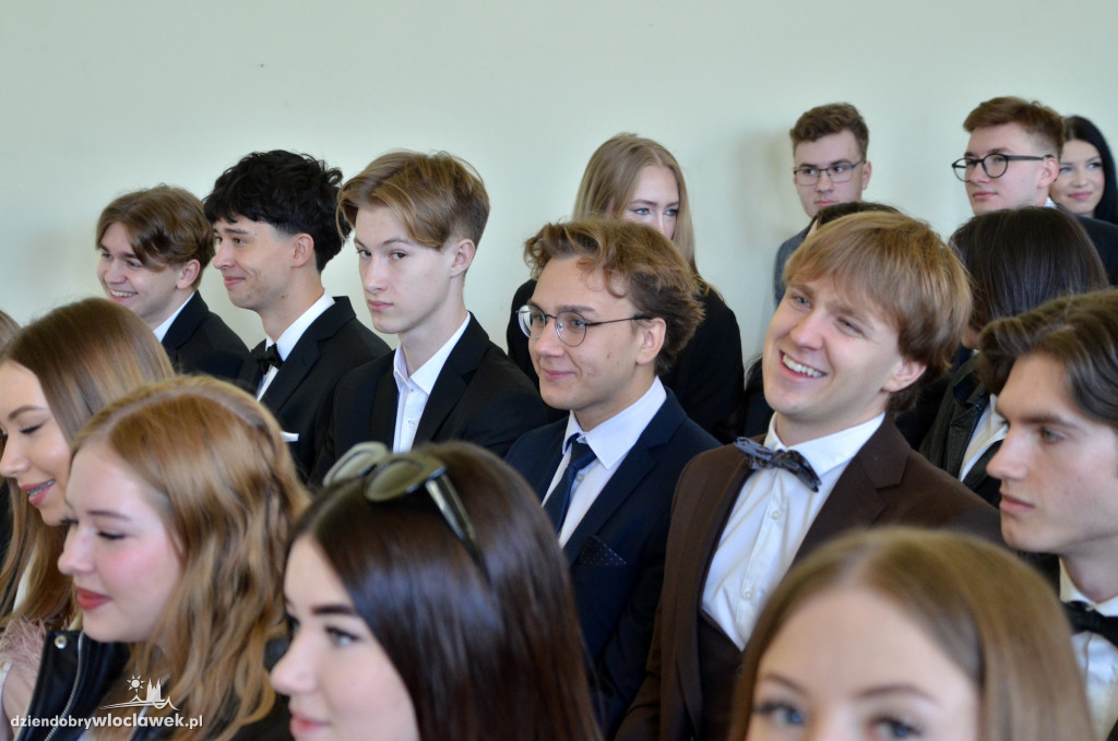 Maturzyści skończyli naukę w LMK