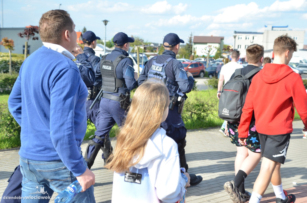 Kibice Anwilu w drodze na derby