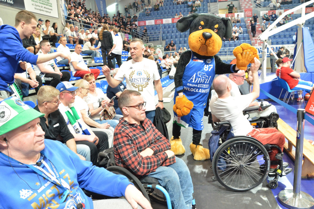 Kibice na meczu Anwil vs Twarde Pierniki