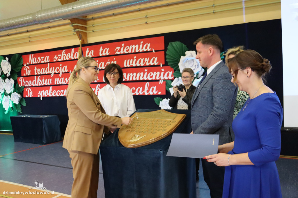 Nadanie imienia szkole podstawowej w Wilkowicach