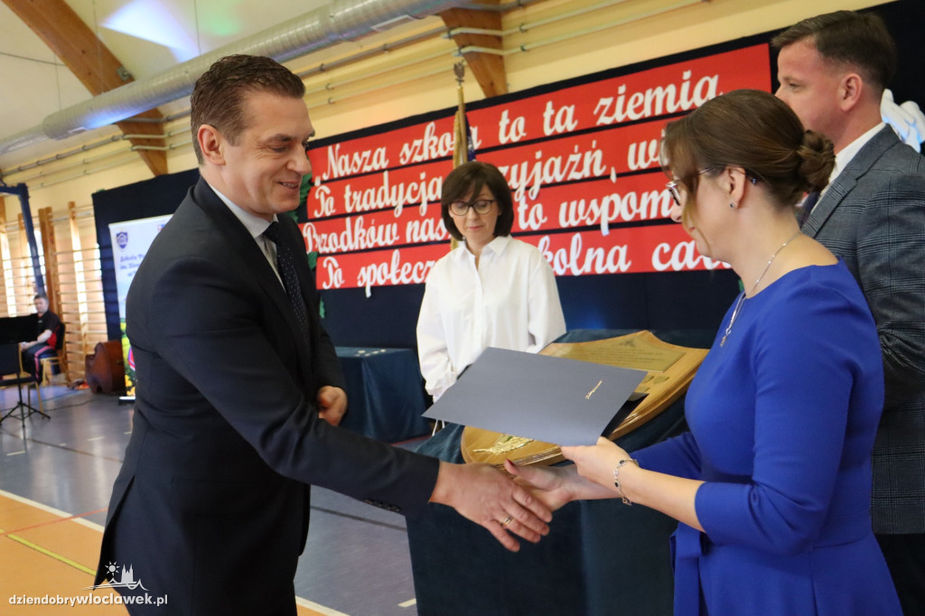 Nadanie imienia szkole podstawowej w Wilkowicach