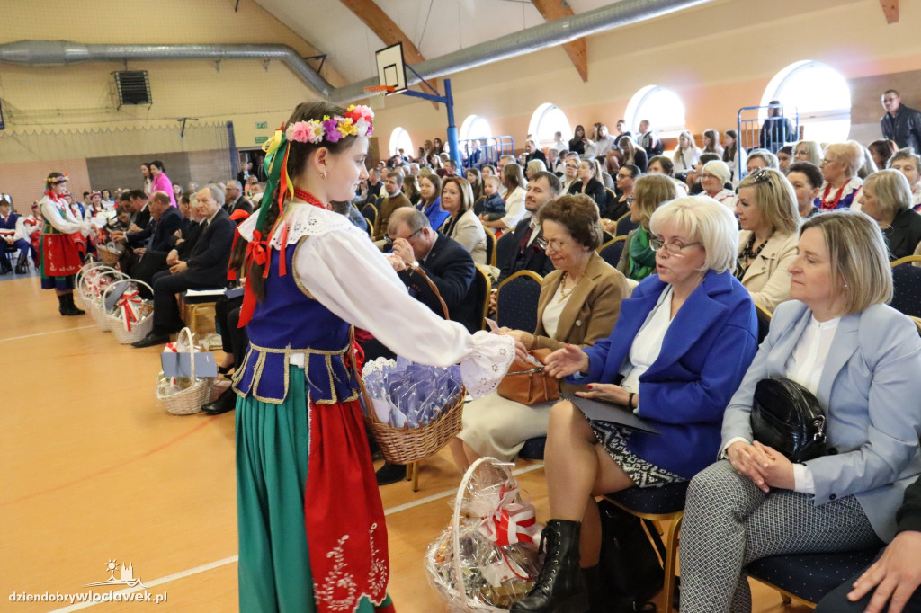 Nadanie imienia szkole podstawowej w Wilkowicach