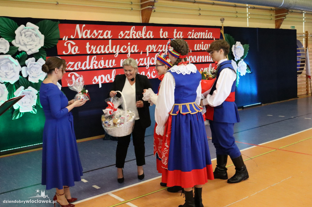 Nadanie imienia szkole podstawowej w Wilkowicach
