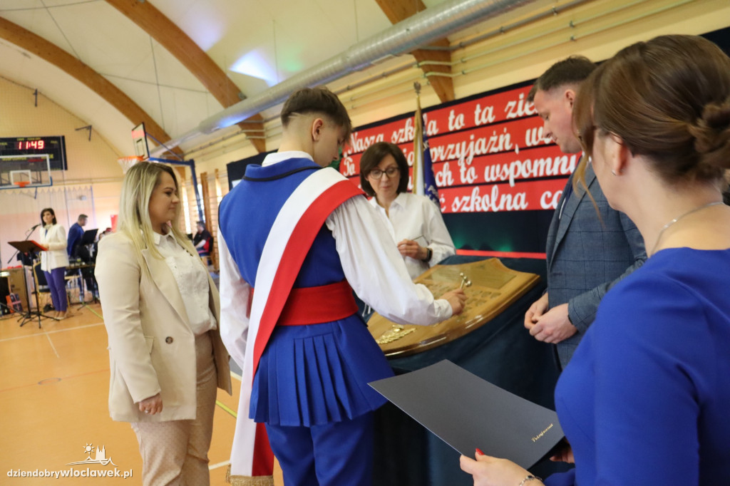 Nadanie imienia szkole podstawowej w Wilkowicach