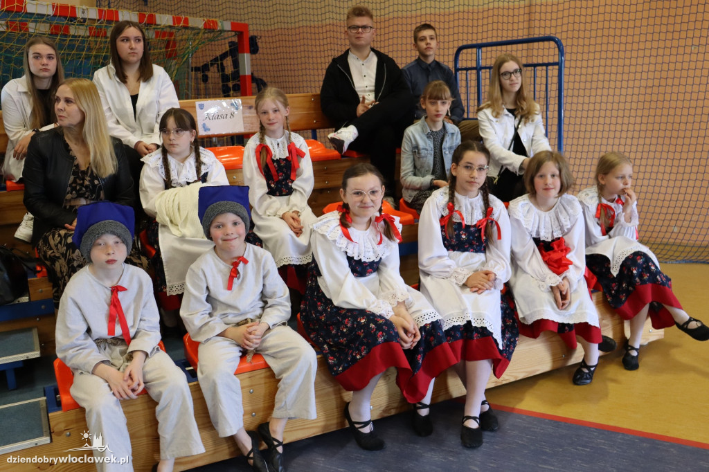 Nadanie imienia szkole podstawowej w Wilkowicach