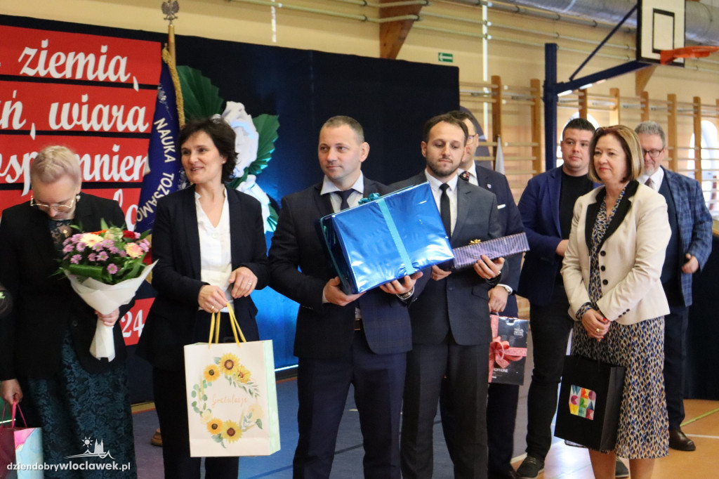 Nadanie imienia szkole podstawowej w Wilkowicach