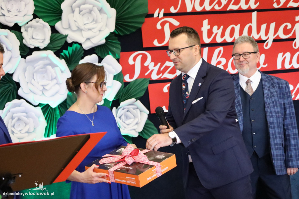 Nadanie imienia szkole podstawowej w Wilkowicach