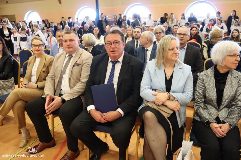 Nadanie imienia szkole podstawowej w Wilkowicach