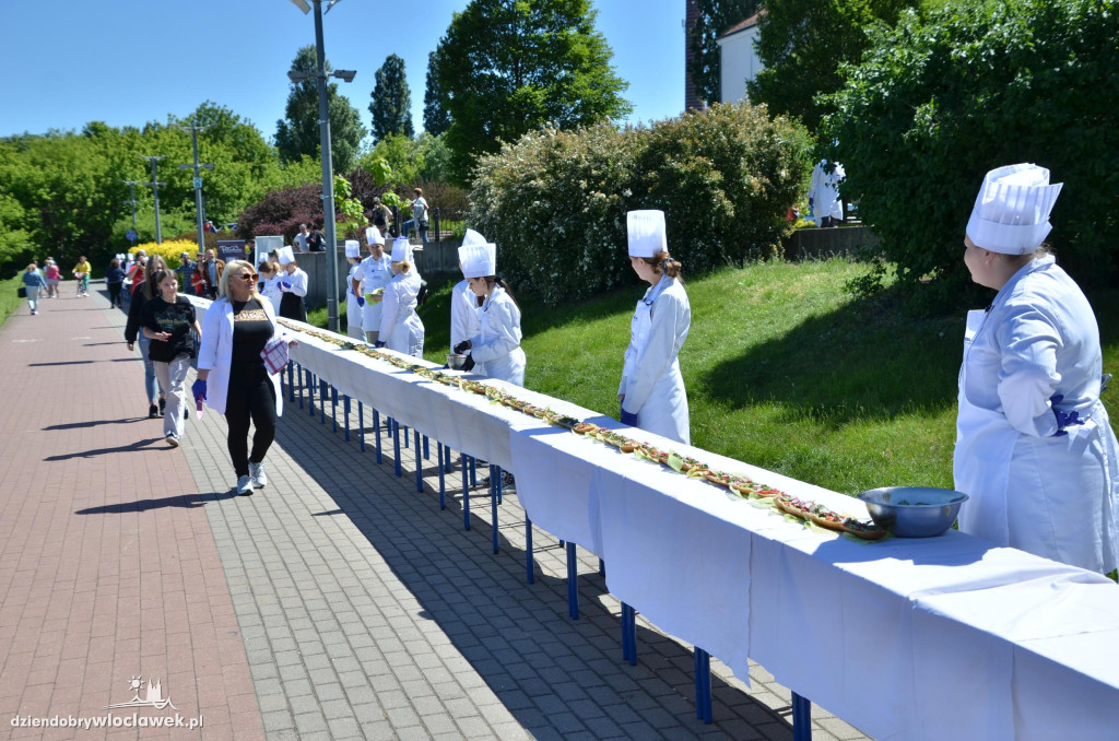 70-metrowa kanapka uczniów ZSCh