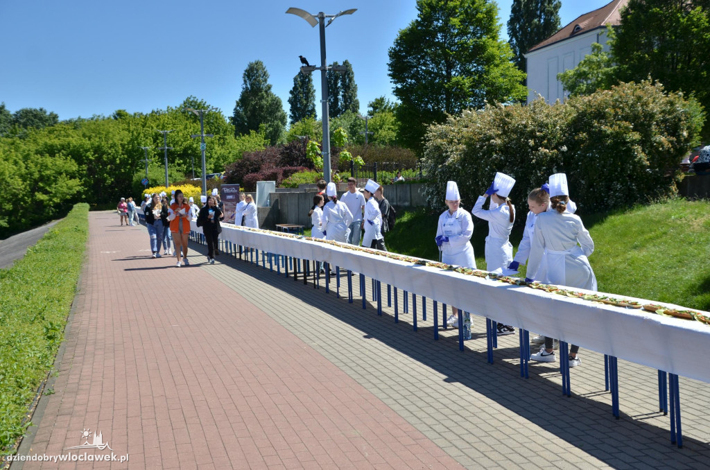 70-metrowa kanapka uczniów ZSCh
