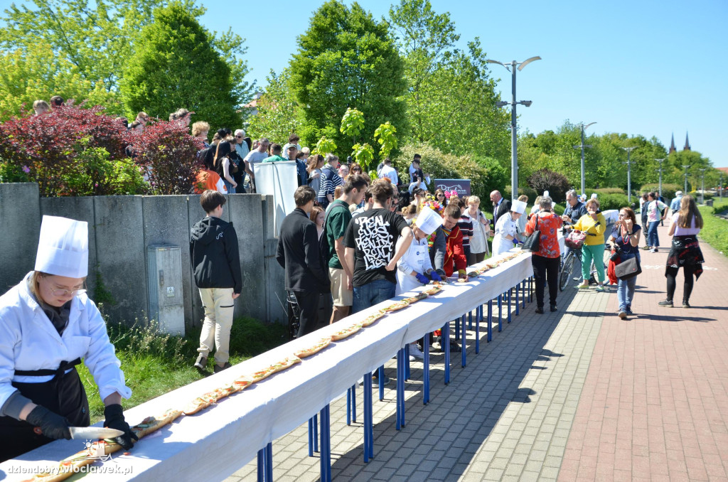 70-metrowa kanapka uczniów ZSCh