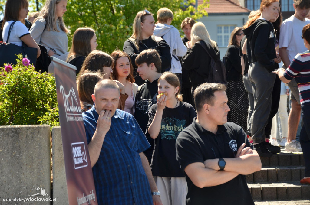 70-metrowa kanapka uczniów ZSCh