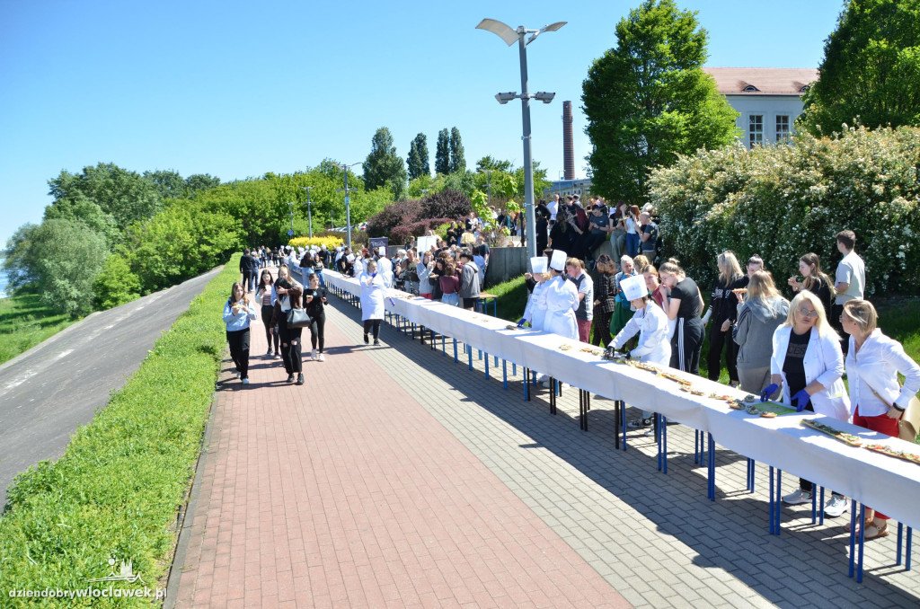 70-metrowa kanapka uczniów ZSCh