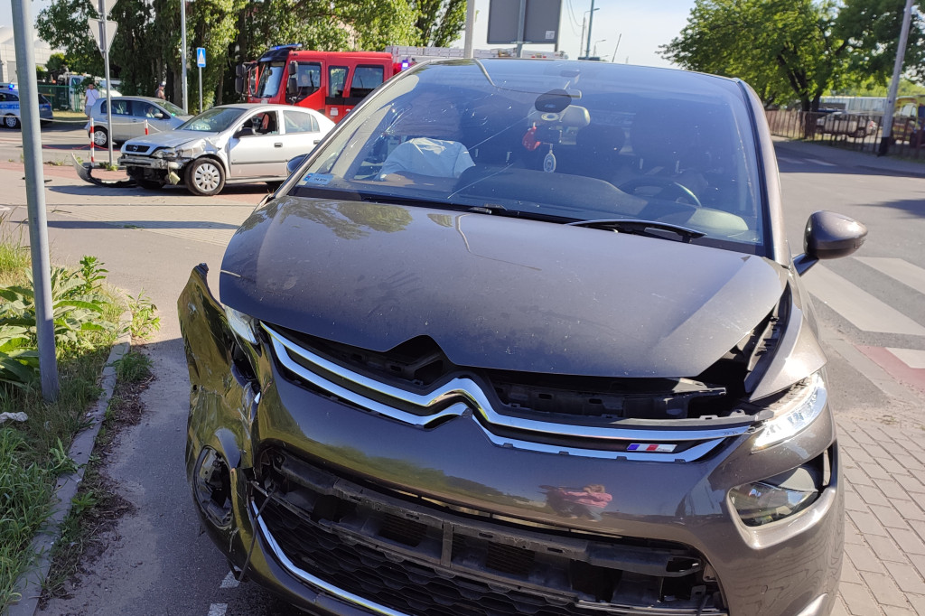 Zderzenie na skrzyżowaniu Zielnej i Papieżki