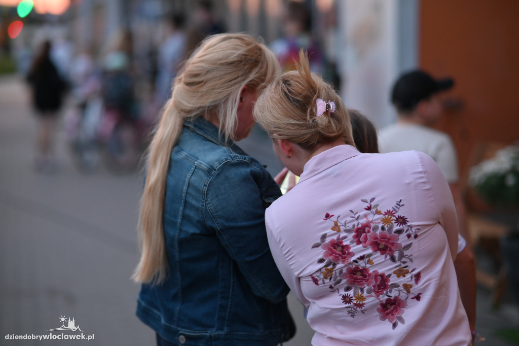 Tłumy po Karczmą Kujawską. Kolacja z Magdą Gessler