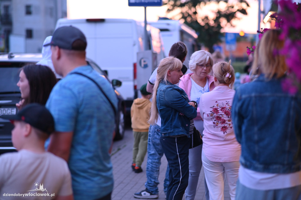 Tłumy po Karczmą Kujawską. Kolacja z Magdą Gessler
