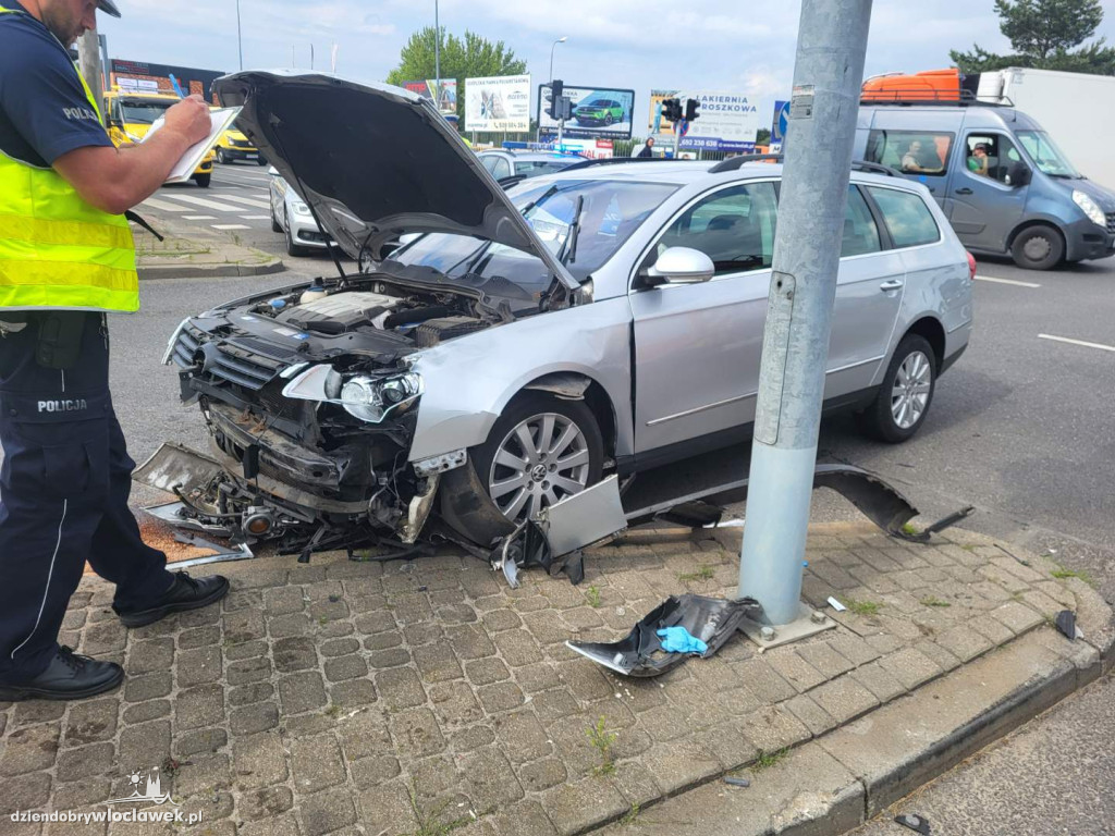 Zderzenie na skrzyżowaniu z DK91