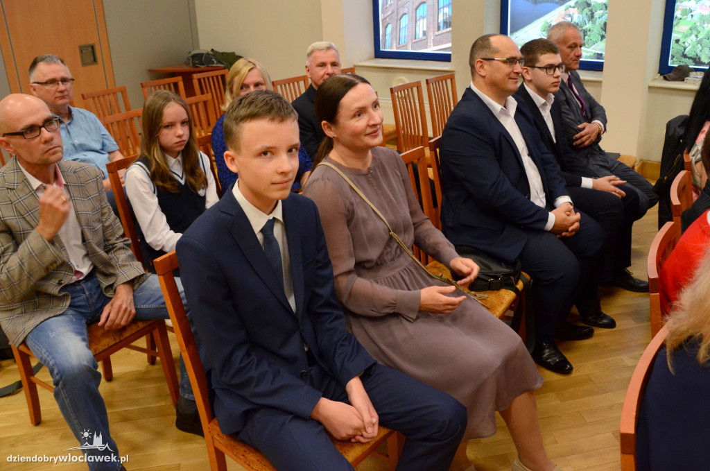 Wręczenie uczniom stypendiów Prezydenta Włocławka